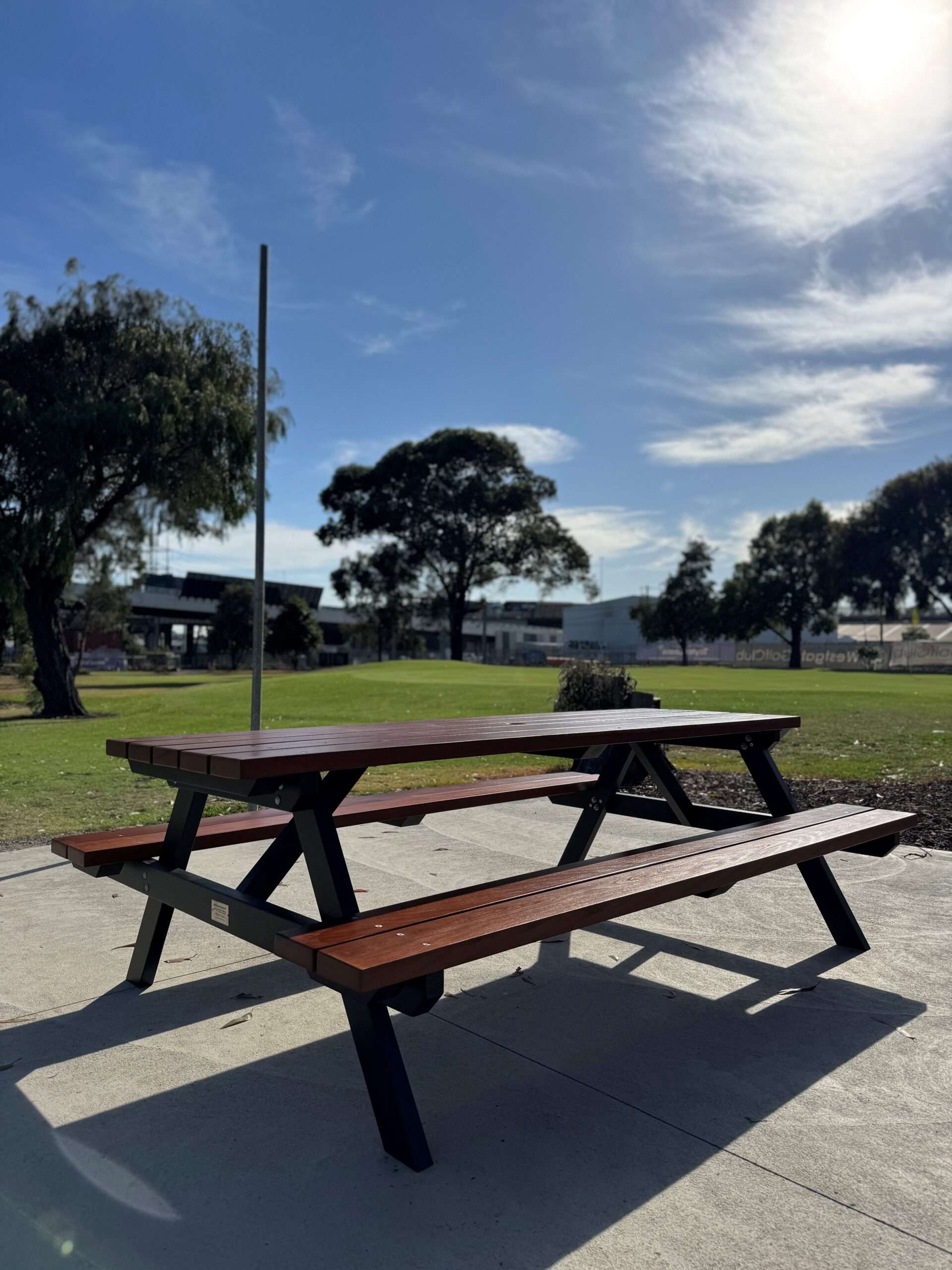 faqs Mixed Reds - Hardwood Picnic Table